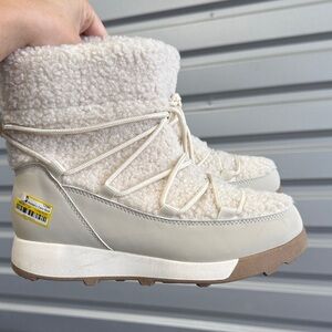 Women’s Cream Sherpa Winter Boot